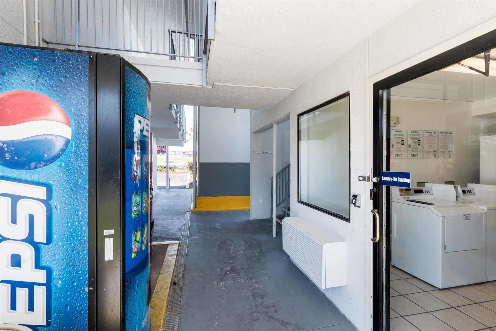Motel 6-Austin, Tx - Airport - South מראה חיצוני תמונה